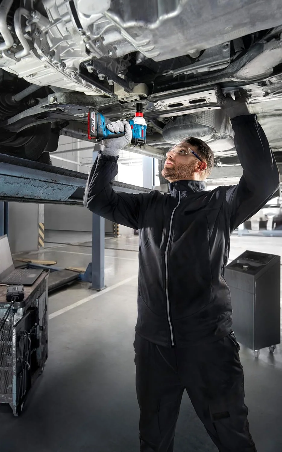 دریل پیچ گوشتی ضربه ای شارژی بوش Professional GDX 18V-285، گشتاور 285 نیوتن متر، 2 عدد باتری 2.0 آمپر ساعت، شارژر، کیف