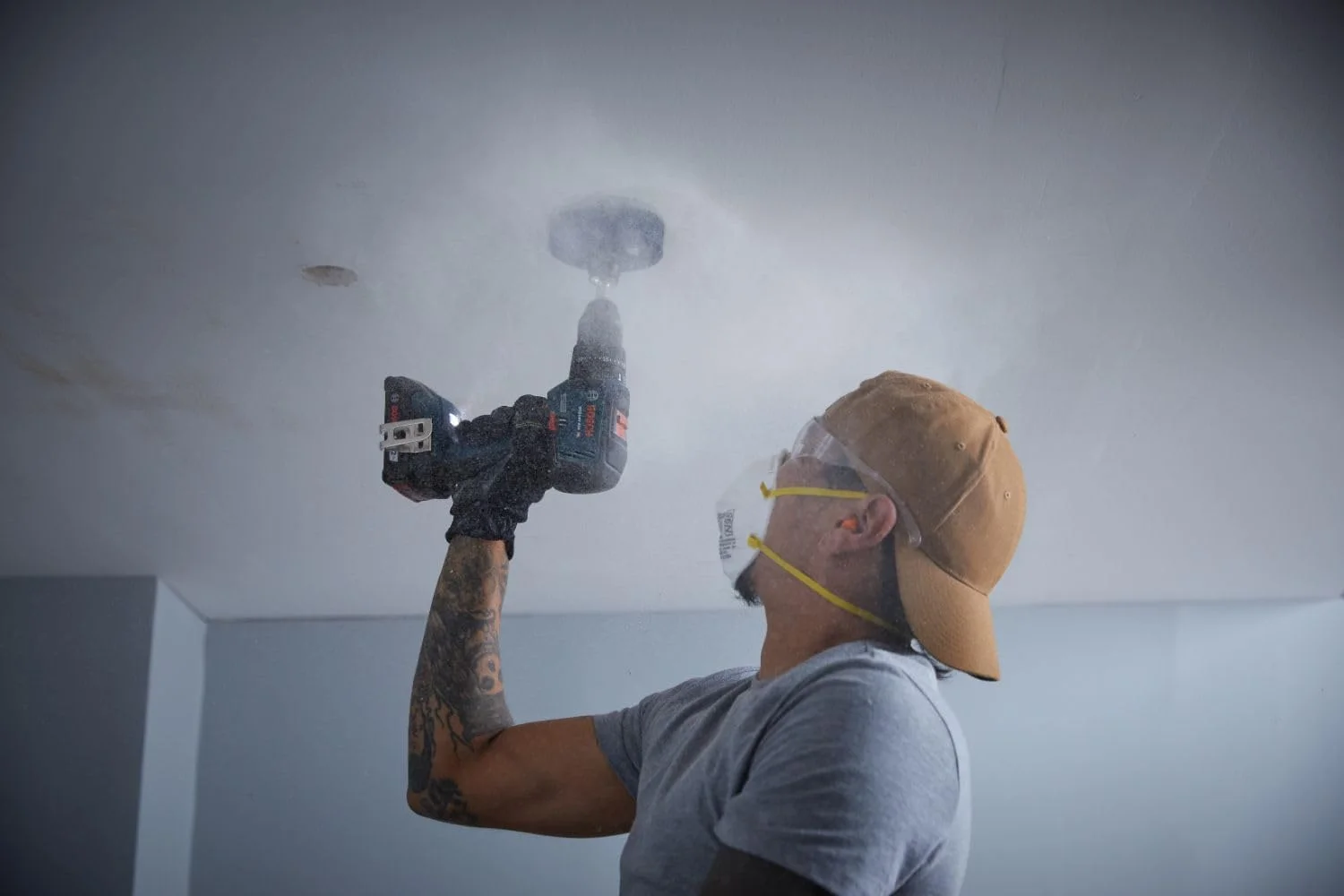 دریل/پیچ گوشتی چکشی براشلس 18 ولت بوش مدل GSB18V-490N با موتور EC و درایو 1/2 اینچ (فقط بدنه)