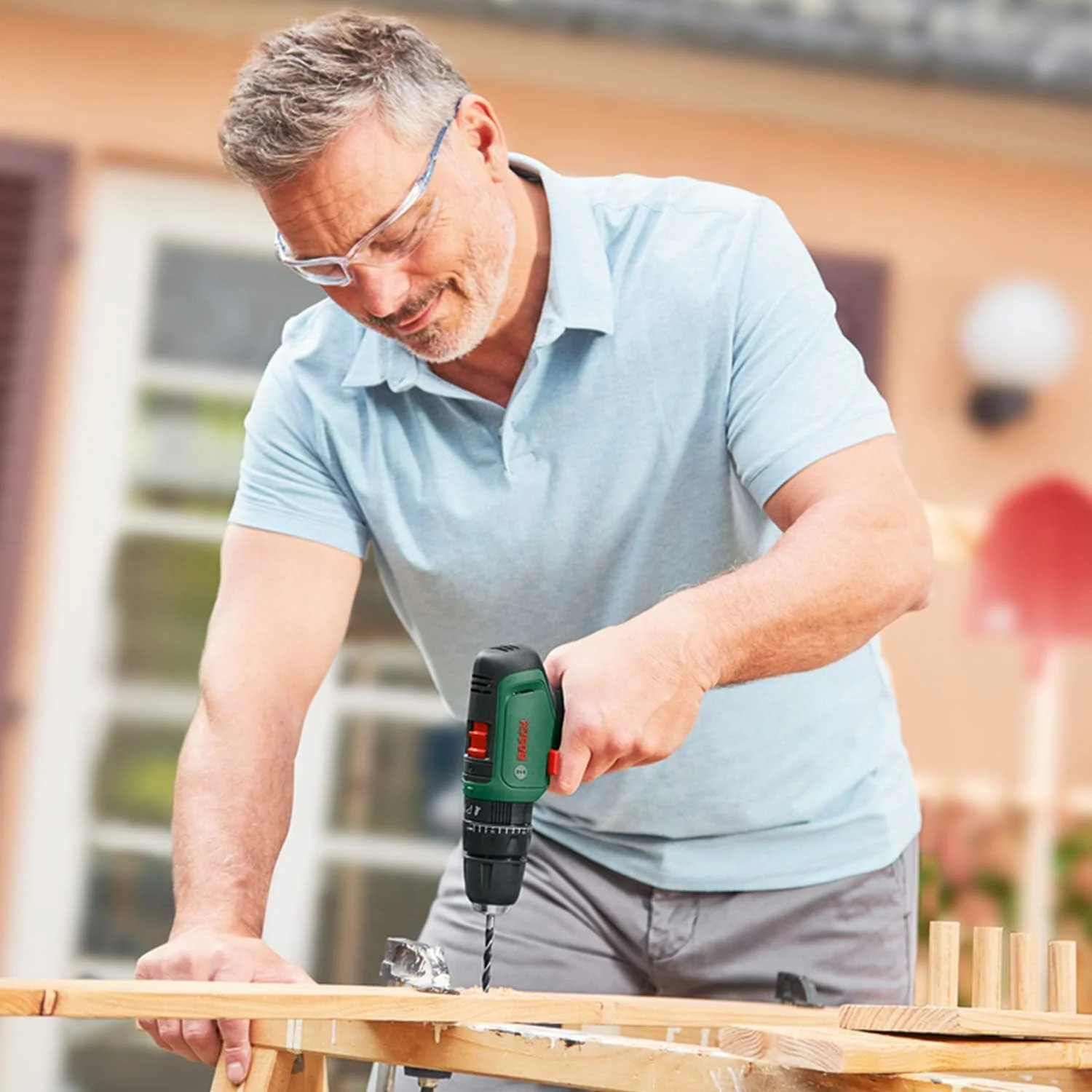 دریل چکشی شارژی بوش EasyImpact 1200 (2 عدد باتری، سیستم 12 ولت، مجموعه لوازم جانبی 19 عددی، در جعبه)