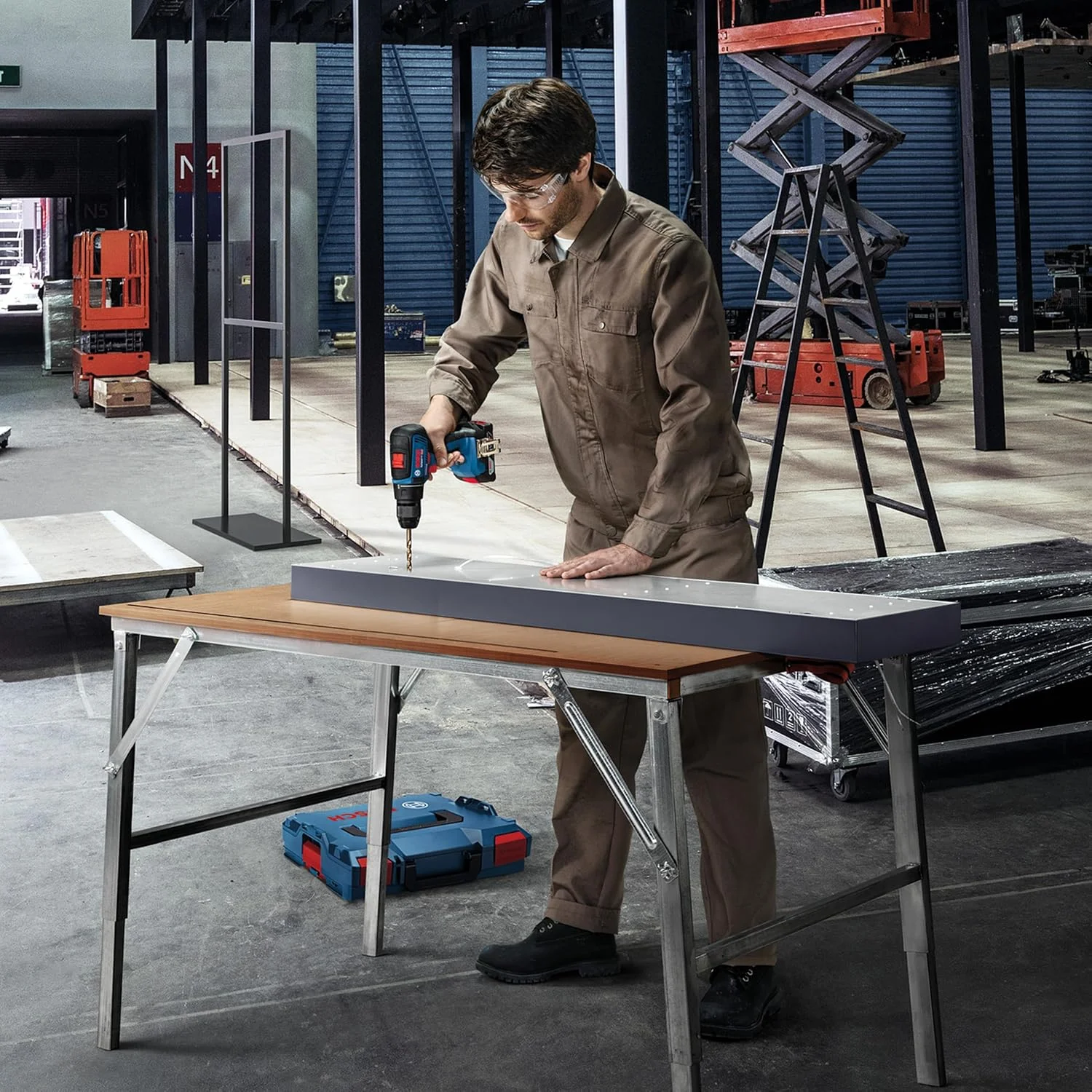 دریل شارژی بوش پروفشنال GSR 18V-55، 1800 دور در دقیقه، بدون کلید، 1 کیلوگرم، چند رنگ