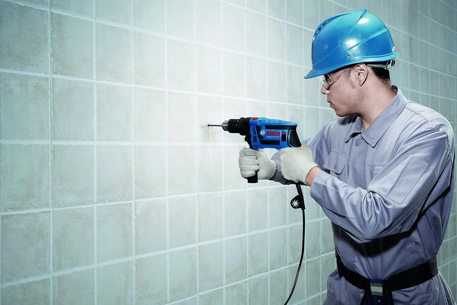 دریل چکشی بوش مدل GSB 13 RE PROFESSIONAL به همراه 100 قطعه لوازم جانبی