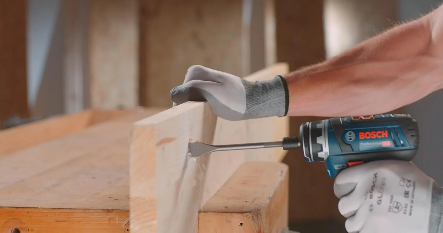 دریل پیچ گوشتی شارژی بوش Professional GSR 12 V-15 FC به همراه 2 عدد باتری لیتیوم-یون 12 ولت 2.0 آمپر ساعت، L-Boxx، آبی دریل پیچ گوشتی شارژی بوش Professional GSR 12 V-15 FC به همراه 2 عدد باتری لیتیوم-یون 12 ولت 2.0 آمپر ساعت، L-Boxx، آبی