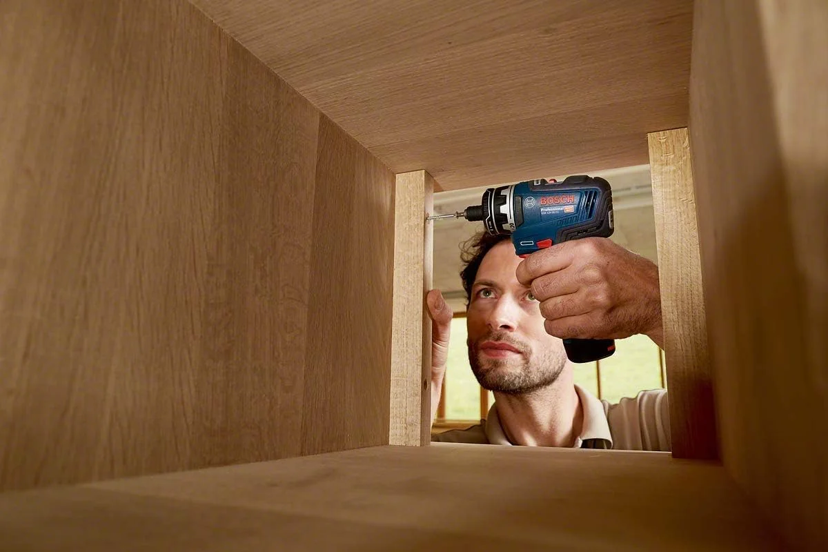 دریل پیچ گوشتی شارژی بوش پروفشنال FlexiClick System GSR 12V-35 FC به همراه 4 سری FlexiClick، دو عدد باتری 3.0 آمپر ساعت، شارژر سریع GAL 12V-40، در جعبه L-BOXX 102 دریل پیچ گوشتی شارژی بوش پروفشنال FlexiClick System GSR 12V-35 FC به همراه 4 سری FlexiClick، دو عدد باتری 3.0 آمپر ساعت، شارژر سریع GAL 12V-40، در جعبه L-BOXX 102