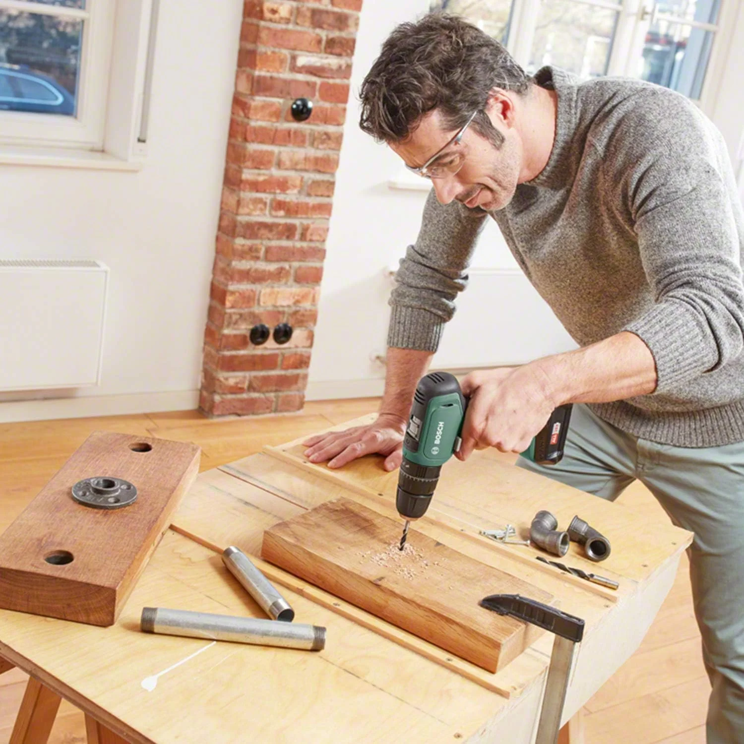 دریل چکشی شارژی بوش مدل Universalimpact 18 06039C8171 به همراه دو عدد باتری لیتیوم-یون 18 ولت دریل چکشی شارژی بوش مدل Universalimpact 18 06039C8171 به همراه دو عدد باتری لیتیوم-یون 18 ولت