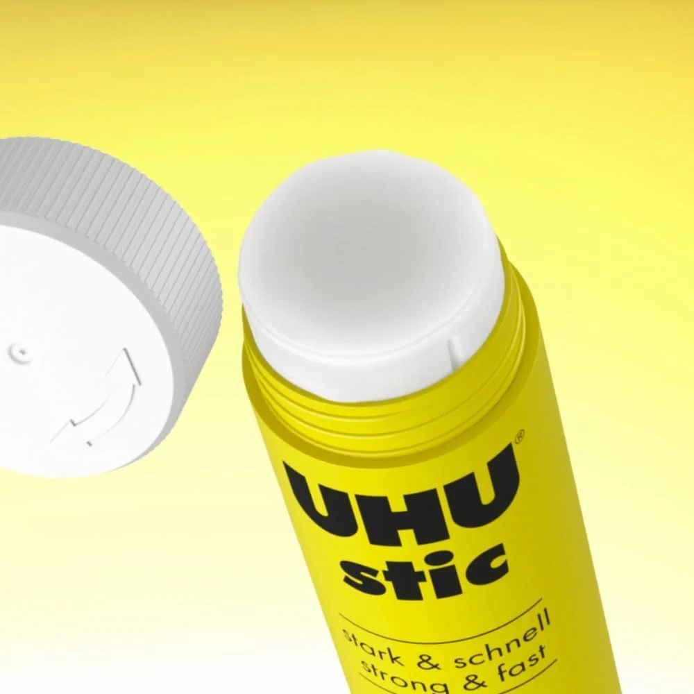 چسب ماتیکی UHU، 8.2 گرم، بسته 3 عددی، چسب ماتیکی اثبات شده برای مدرسه، خانه، دفتر، کودکان، هنر و صنایع دستی، 98% طبیعی