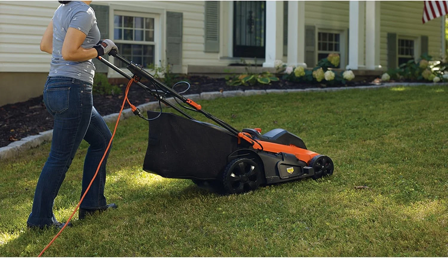 BLACK+DECKER LM2000-QS 2000W 3-in-1 Electric Lawnmower (48 cm Cutting Width, 50 L Grass Catcher, 7 Cutting Height Adjustment, Ideal for Large Lawns)