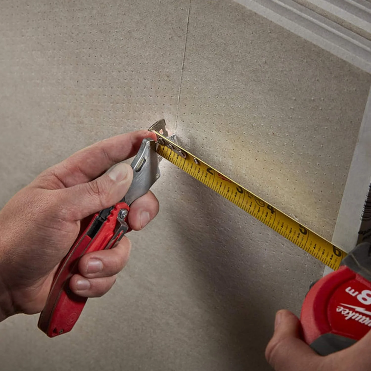 متر نواری کامپکت 8 متری میلواکی مدل 4932459596، قرمز