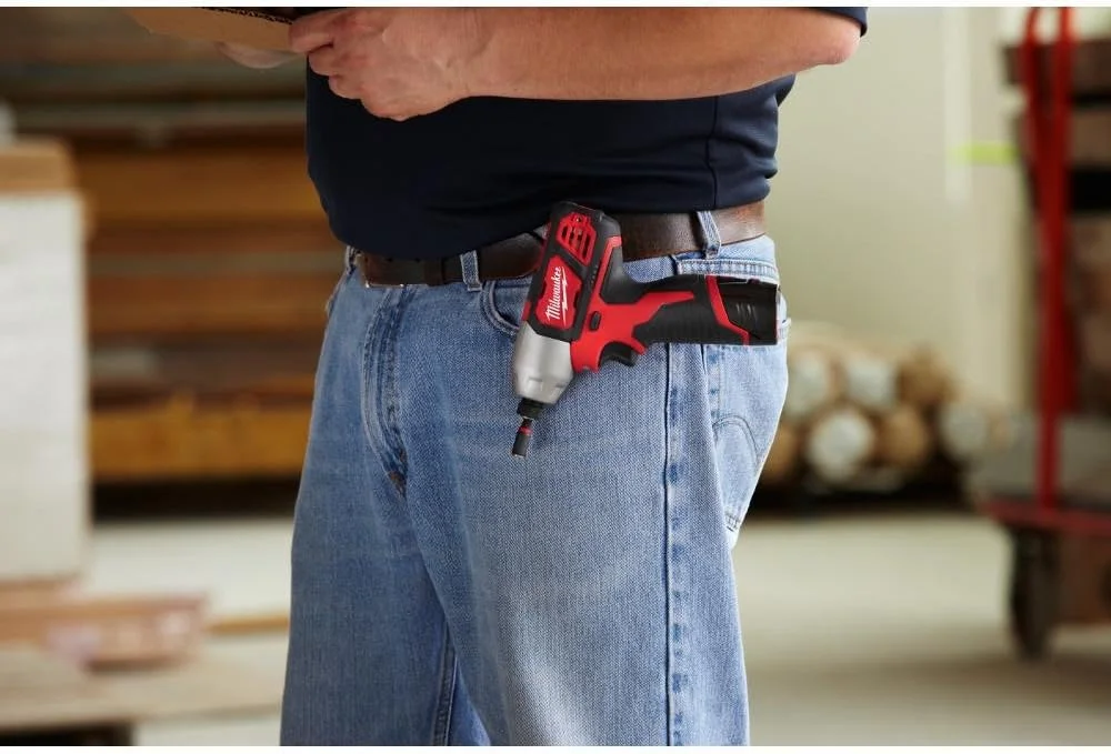 کیت ترکیبی دریل/دریل پیچ گوشتی شارژی 12 ولت لیتیوم-یون Milwaukee M12 (2 ابزار) به همراه باتری M12 1.5 آمپر ساعت (2 عددی)