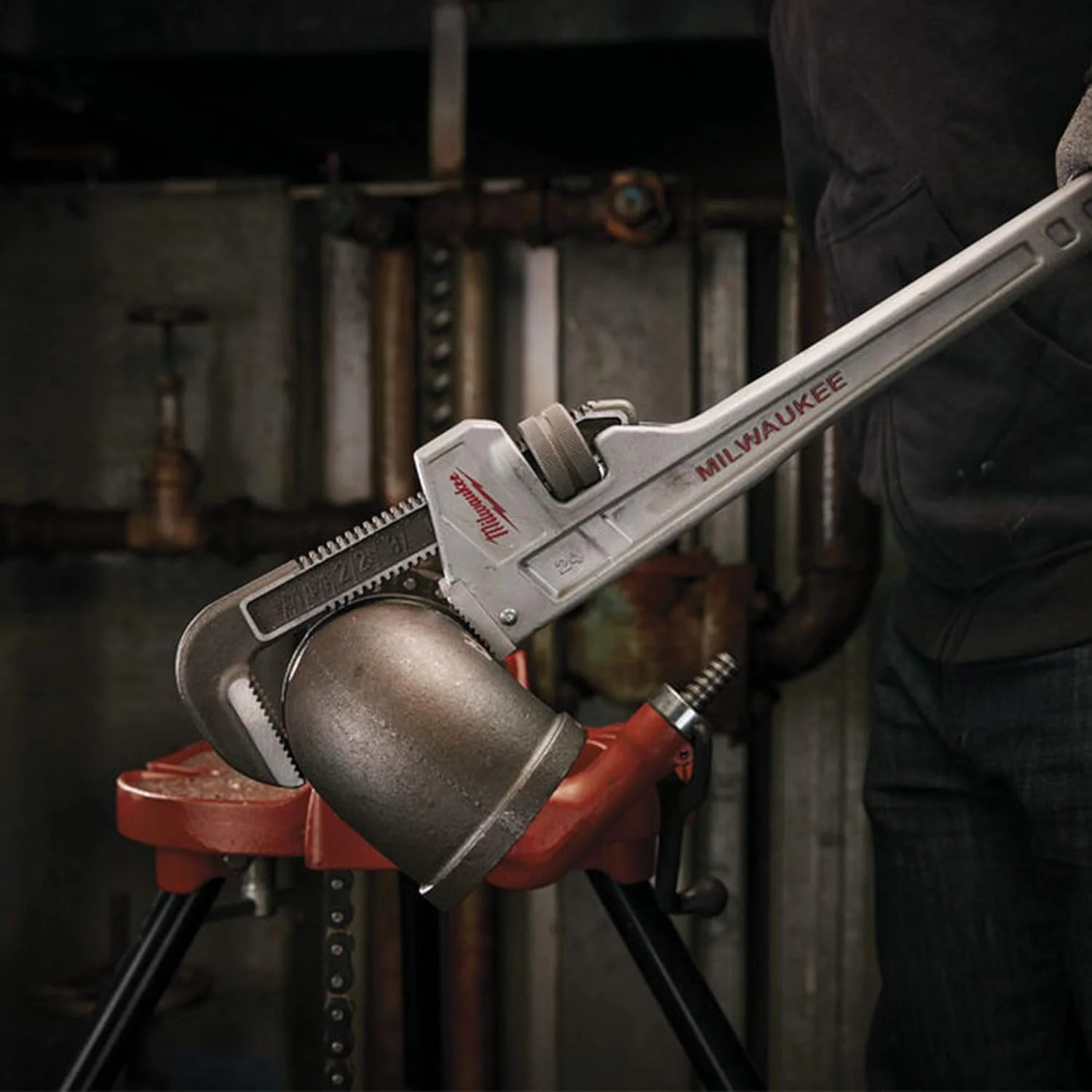 آچار لوله گیر آلومینیومی 14 اینچی میلواکی مدل 48 22 7214 رنگ قرمز/مشکی/نقره ای آچار لوله گیر آلومینیومی 14 اینچی میلواکی مدل 48 22 7214 رنگ قرمز/مشکی/نقره ای