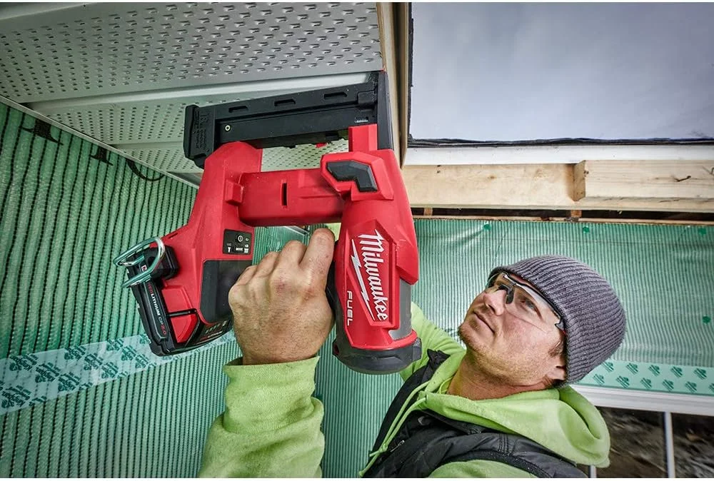 منگنه کوب باریک بادی شارژی 18 گیج 1/4 اینچ M18 FUEL میلواکی 2749-20 (فقط ابزار)