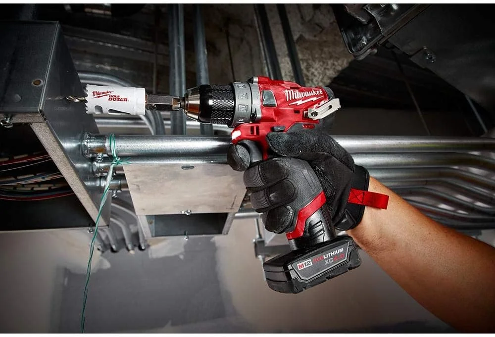 کیت دریل چکشی/پیچ گوشتی شارژی 1/2 اینچی براشلس لیتیوم-یونی M12 FUEL CP میلواکی 2504-21 (2 آمپر ساعت)