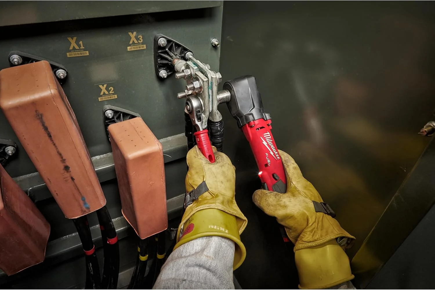 آچار بکس زاویه ای 3/8 اینچ سوختی 12 ولت میلواکی مدل M12FRAIWF38-0 (فقط بدنه)