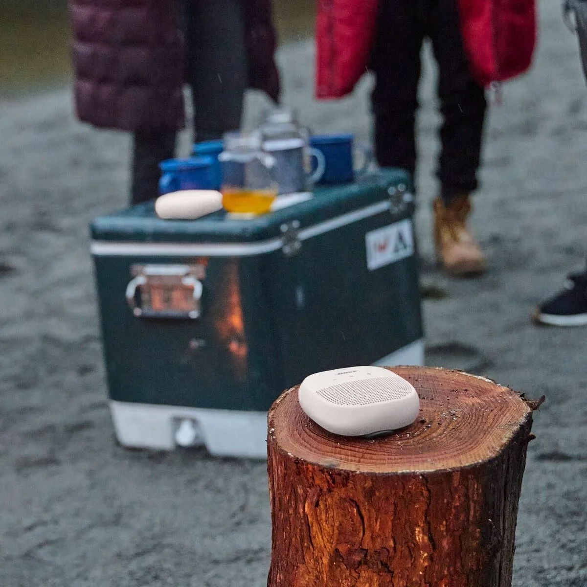 اسپیکر بلوتوثی Bose SoundLink Micro: اسپیکر کوچک، قابل حمل و ضد آب با میکروفون، سفید، بی سیم (بازسازی شده) اسپیکر بلوتوثی Bose SoundLink Micro: اسپیکر کوچک، قابل حمل و ضد آب با میکروفون، سفید، بی سیم (بازسازی شده)