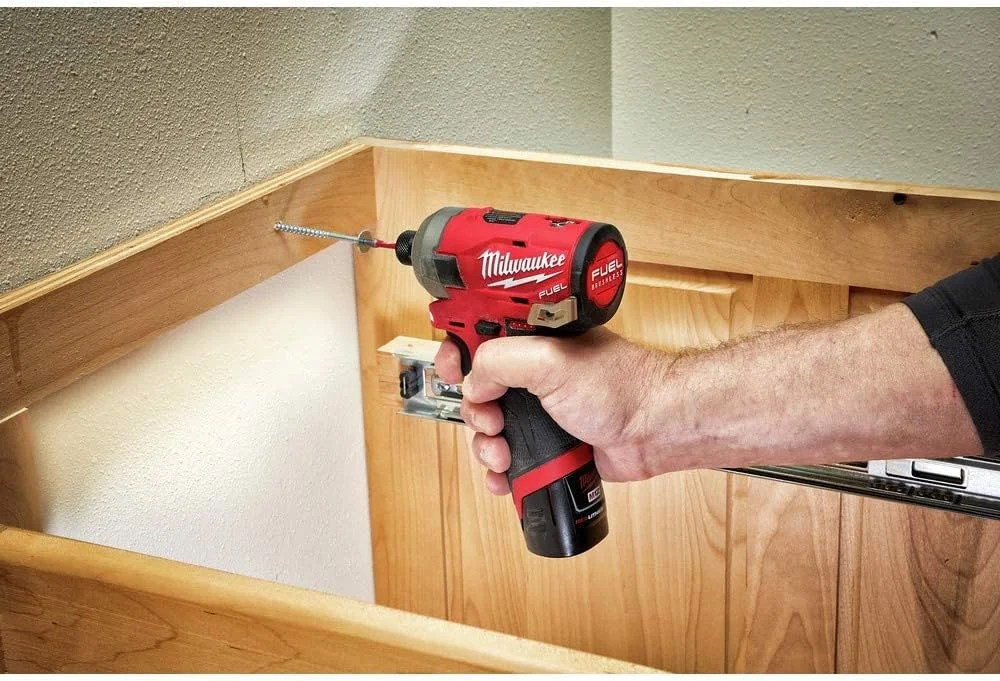 دریل ضربه ای M12 Surge Hex میلواکی مدل 2551-20 (12 ولت، 1/4 اینچ)