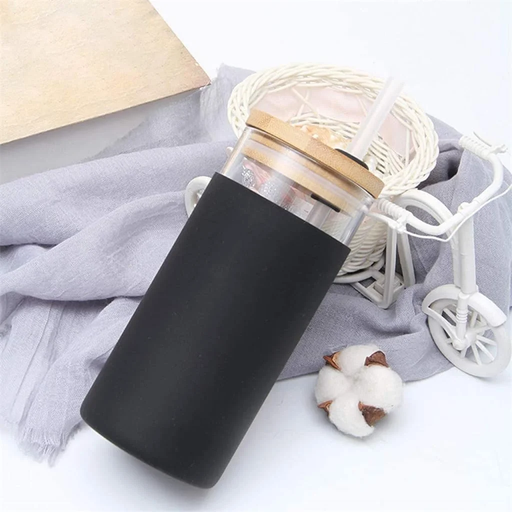 لیوان شیشه ای با نی و درب بامبو، لیوان نوشیدنی شیک خلاقانه 600 میلی لیتری، بطری شیشه ای نی شفاف، لیوان قهوه سرد، لیوان اسموتی، لیوان با روکش محافظ سیلیکونی، مشکی لیوان شیشه ای با نی و درب بامبو، لیوان نوشیدنی شیک خلاقانه 600 میلی لیتری، بطری شیشه ای نی شفاف، لیوان قهوه سرد، لیوان اسموتی، لیوان با روکش محافظ سیلیکونی، مشکی