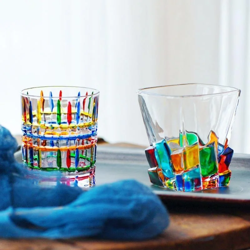 لیوان های رنگی نوشیدنی، لیوان های آب رنگی نقاشی شده با دست، لیوان ویسکی برای رام، بوربن، اسکاچ، آب، نوشیدنی ها (A)