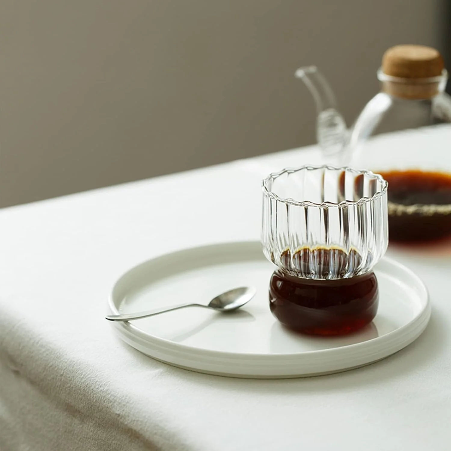 ست لیوان آب خوری KASTWAVE، 2 عدد لیوان شیشه ای 300 میلی لیتری طرح موج دار، لیوان شیشه ای راه راه اوریگامی، برای نوشیدنی هایی مانند آبمیوه و قهوه، مناسب مهمانی ها، رستوران ها و منزل