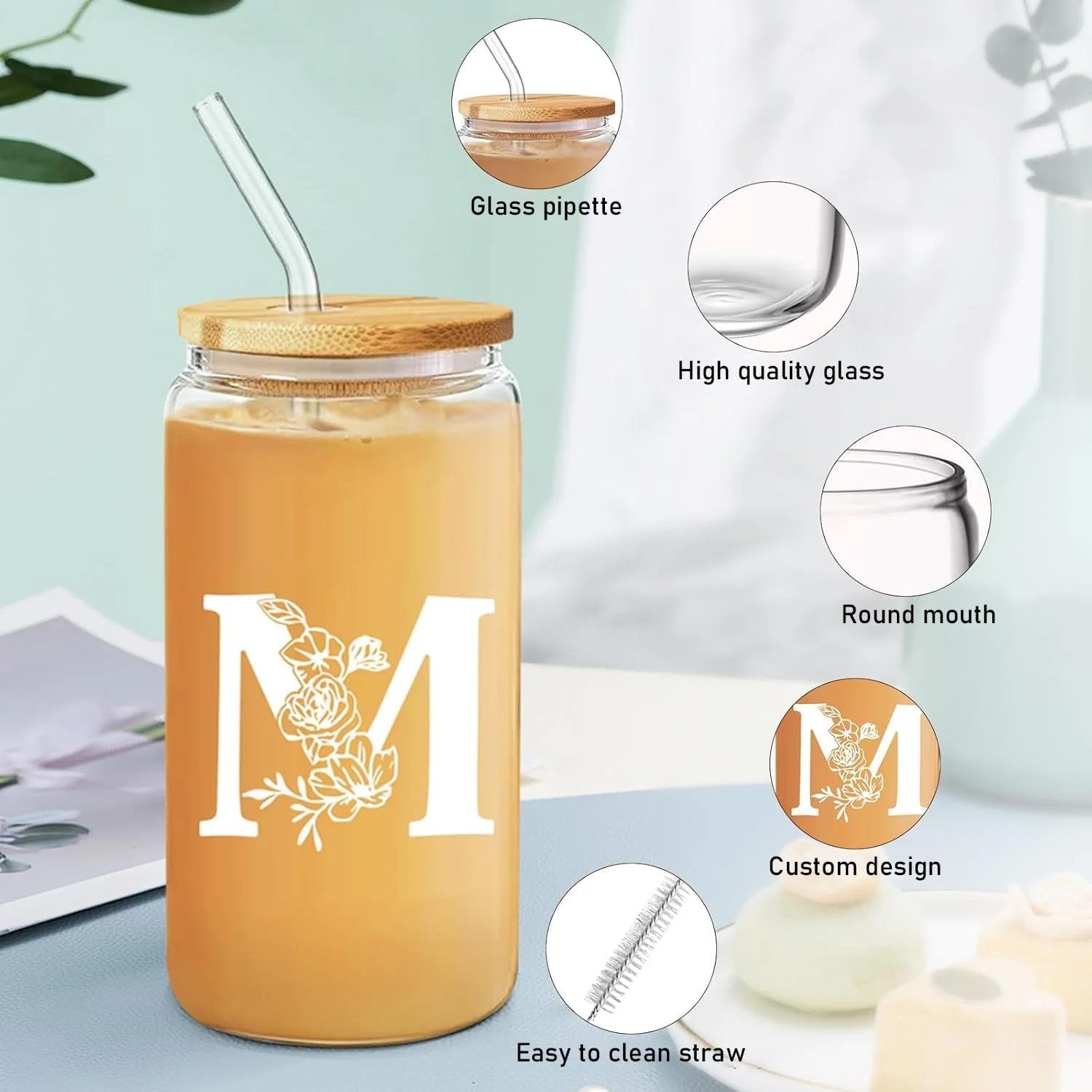 لیوان شیشه ای حرف اول اسم، هدیه ای خاص برای خانم ها، 470 میلی لیتر، مناسب قهوه سرد، اسموتی و آبجو، به همراه نی و درب، هدیه ای شخصی سازی شده برای کریسمس و تولد مادر و دوست (M)