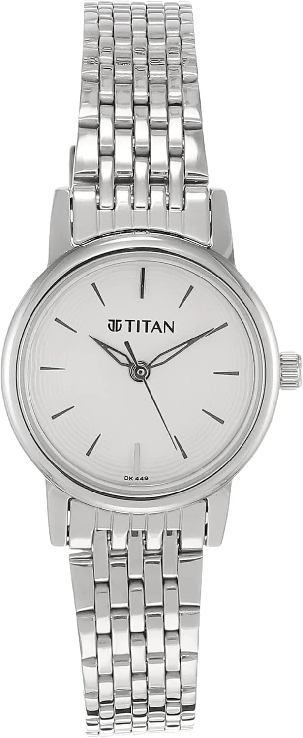 ساعت مچی آنالوگ زنانه تایتان کارিশما با صفحه گرد سفید و بند فلزی نقره ای مدل 2593SM04