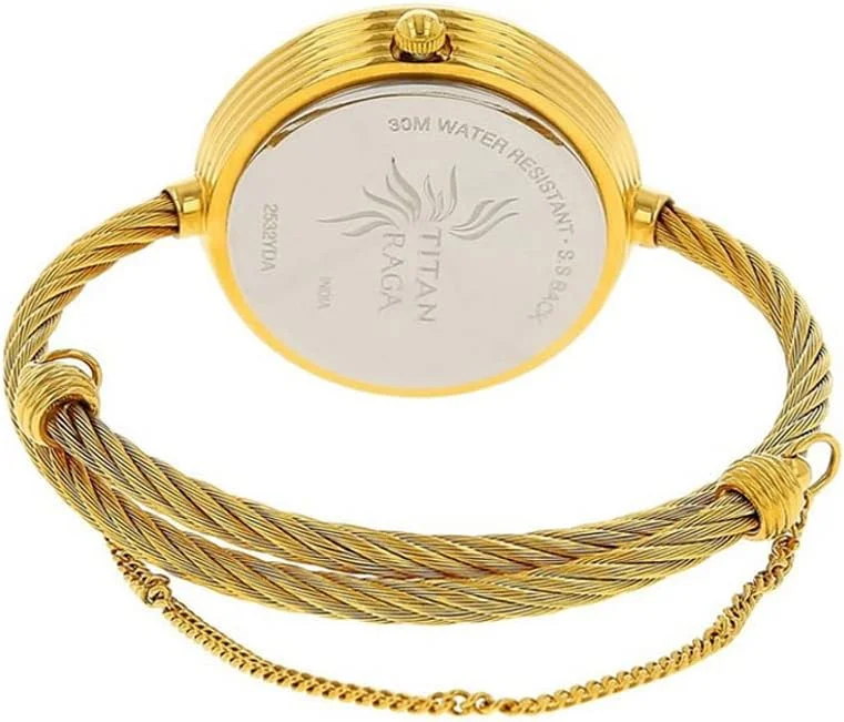 ساعت مچی آنالوگ زنانه تایتان راگا با صفحه گرد شامپاین و بند استیل ضد زنگ طلایی - 2532YM01