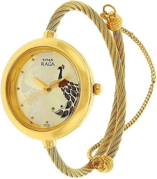ساعت مچی آنالوگ زنانه تایتان راگا با صفحه گرد شامپاین و بند استیل ضد زنگ طلایی - 2532YM01