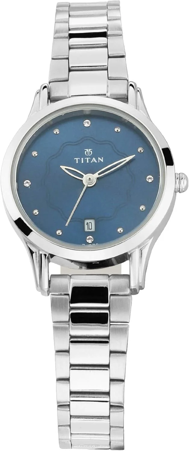 ساعت مچی آنالوگ زنانه تایتان مدل Karishma با صفحه آبی و بدنه فلزی - Nm2628Sm01 / Nl2628Sm01، رنگ بند - نقره ای