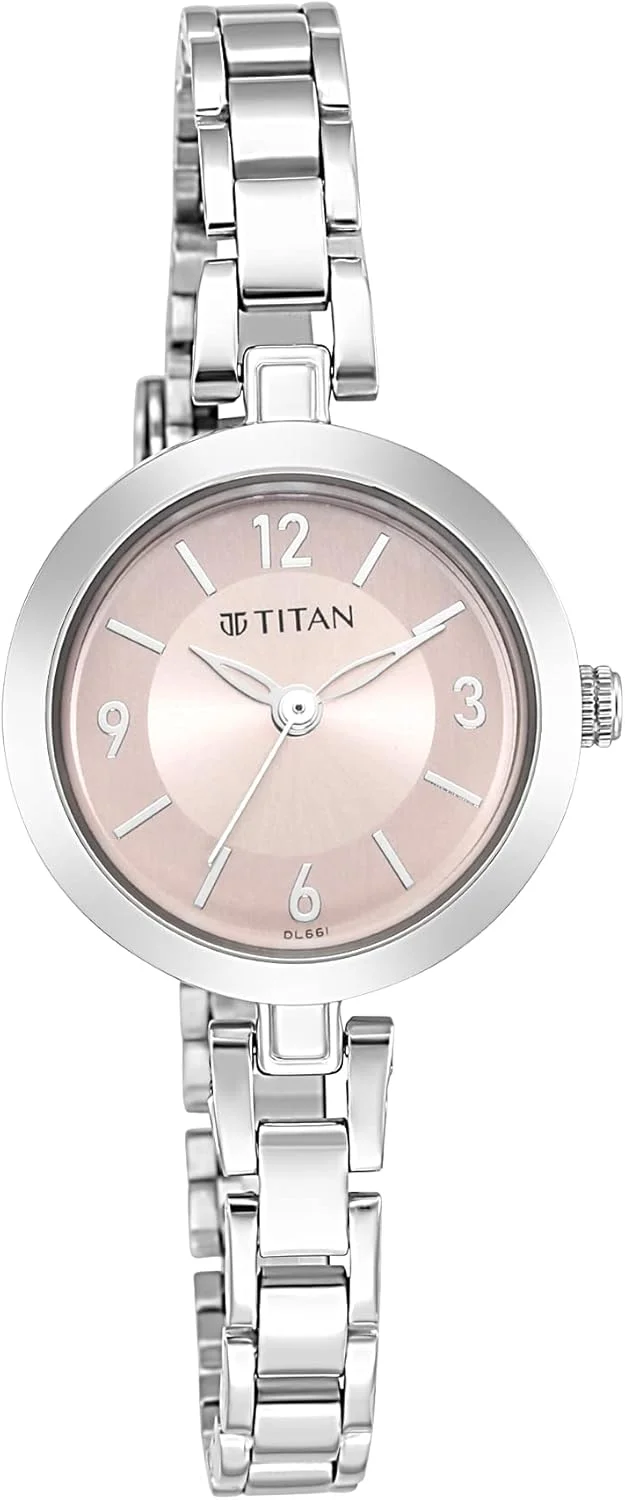 ساعت مچی آنالوگ زنانه تایتان کاریسما با صفحه گرد صورتی و بند فلزی نقره ای - 2598SM06