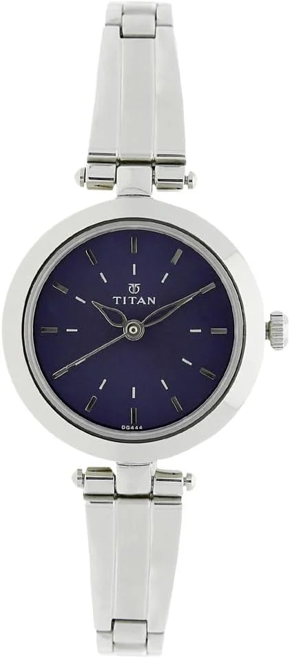 ساعت مچی آنالوگ زنانه تایتان کارিশما با صفحه گرد آبی و بند استیل ضد زنگ نقره ای - 2574SM01