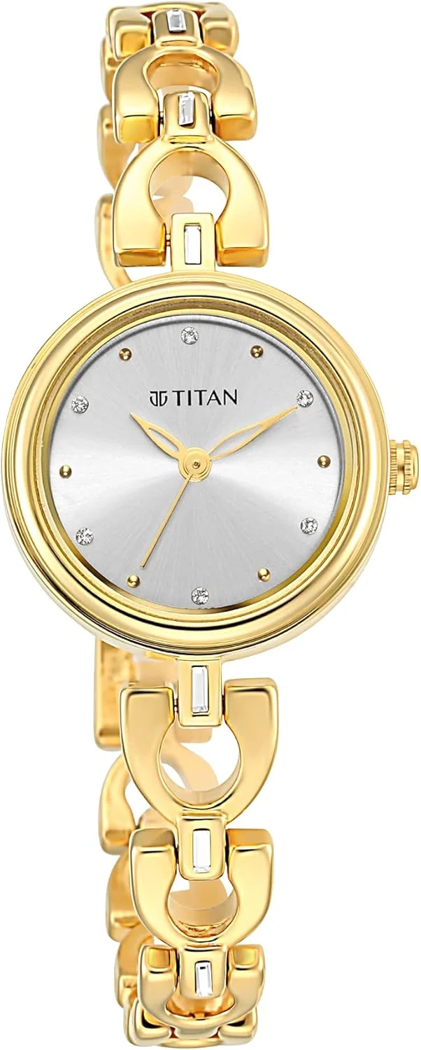 ساعت مچی آنالوگ زنانه تایتان کارিশما با صفحه گرد نقره ای و بند فلزی طلایی مدل 2601YM04
