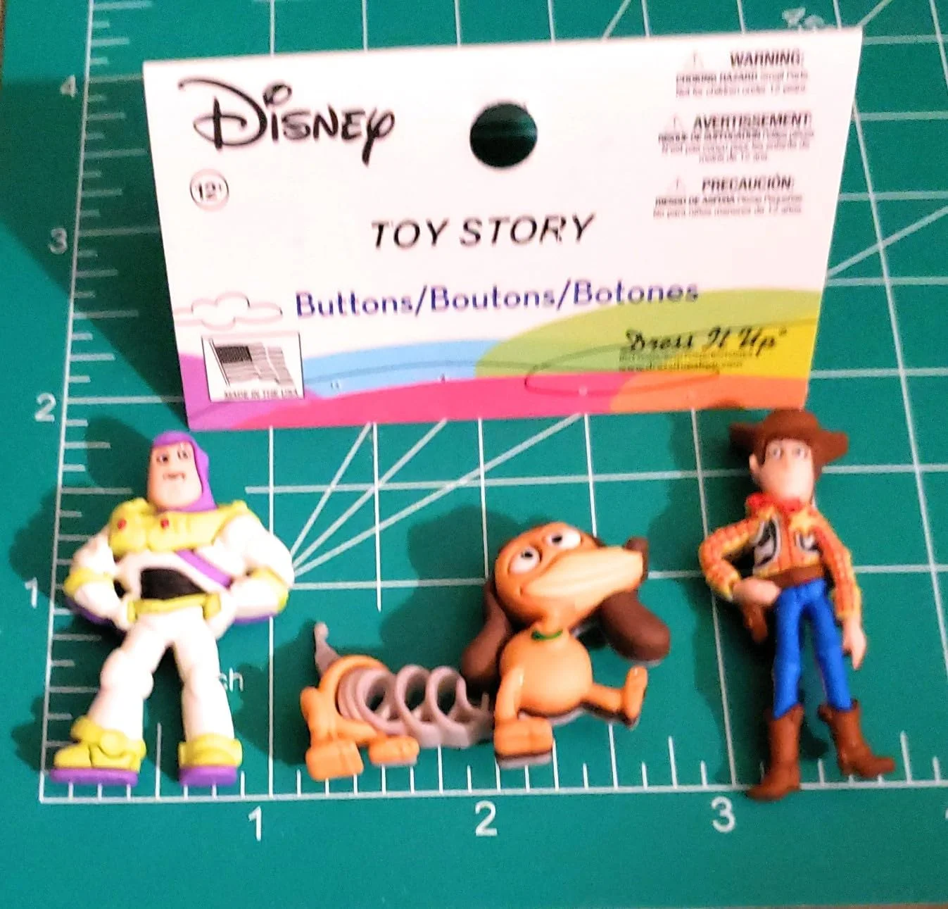 دکمه ها و تزیینات Dress it Up - باز لایتر، وودی، سگ فنری دکمه ها و تزیینات Dress it Up - باز لایتر، وودی، سگ فنری