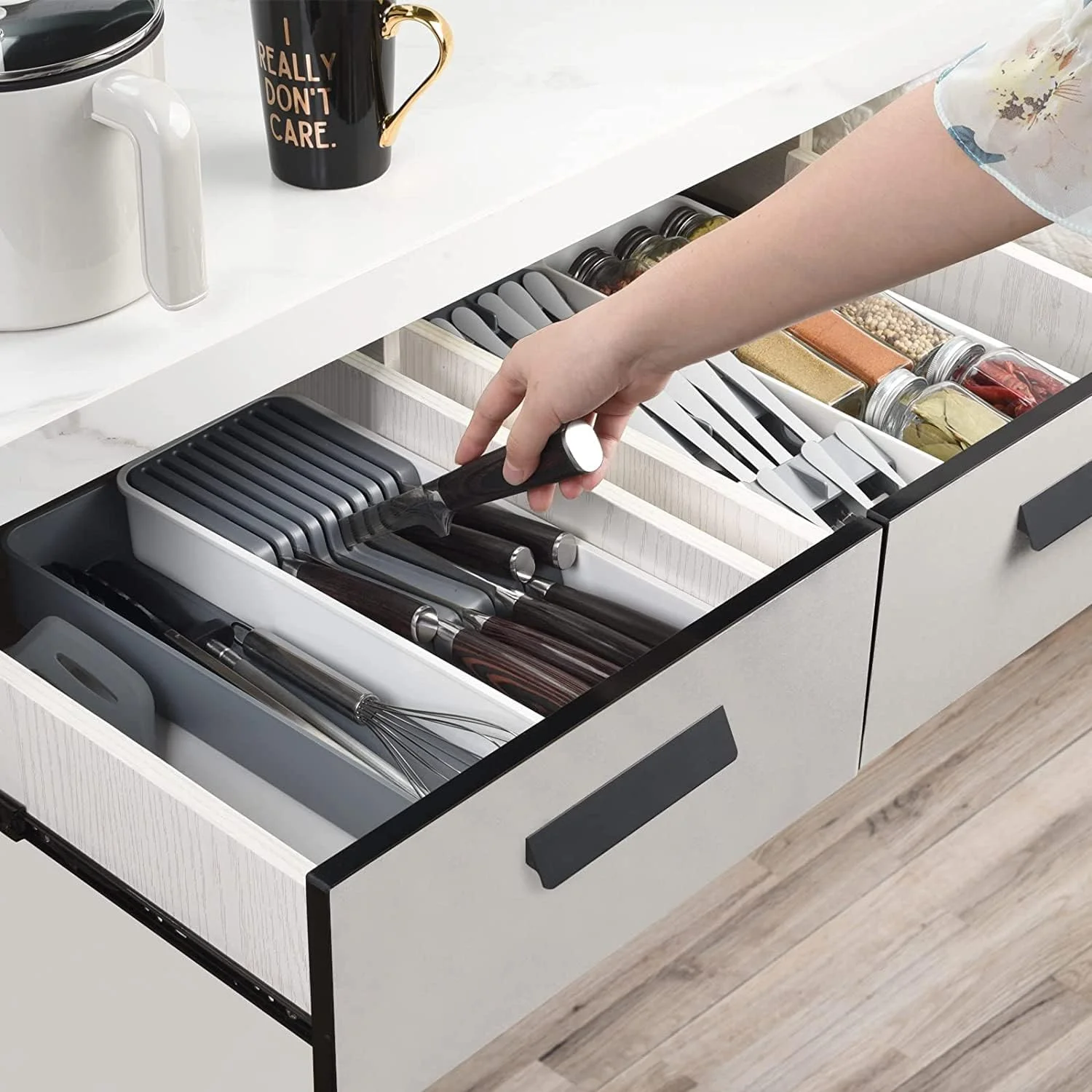 Excefore Expandable Kitchen Drawer Organizer, Compact Cutlery Storage With Adjustable Tray for Knife Block, Insert-Holds 9 Knives and Other Kitchen Gadgets Excefore Expandable Kitchen Drawer Organizer, Compact Cutlery Storage With Adjustable Tray for Knife Block, Insert-Holds 9 Knives and Other Kitchen Gadgets
