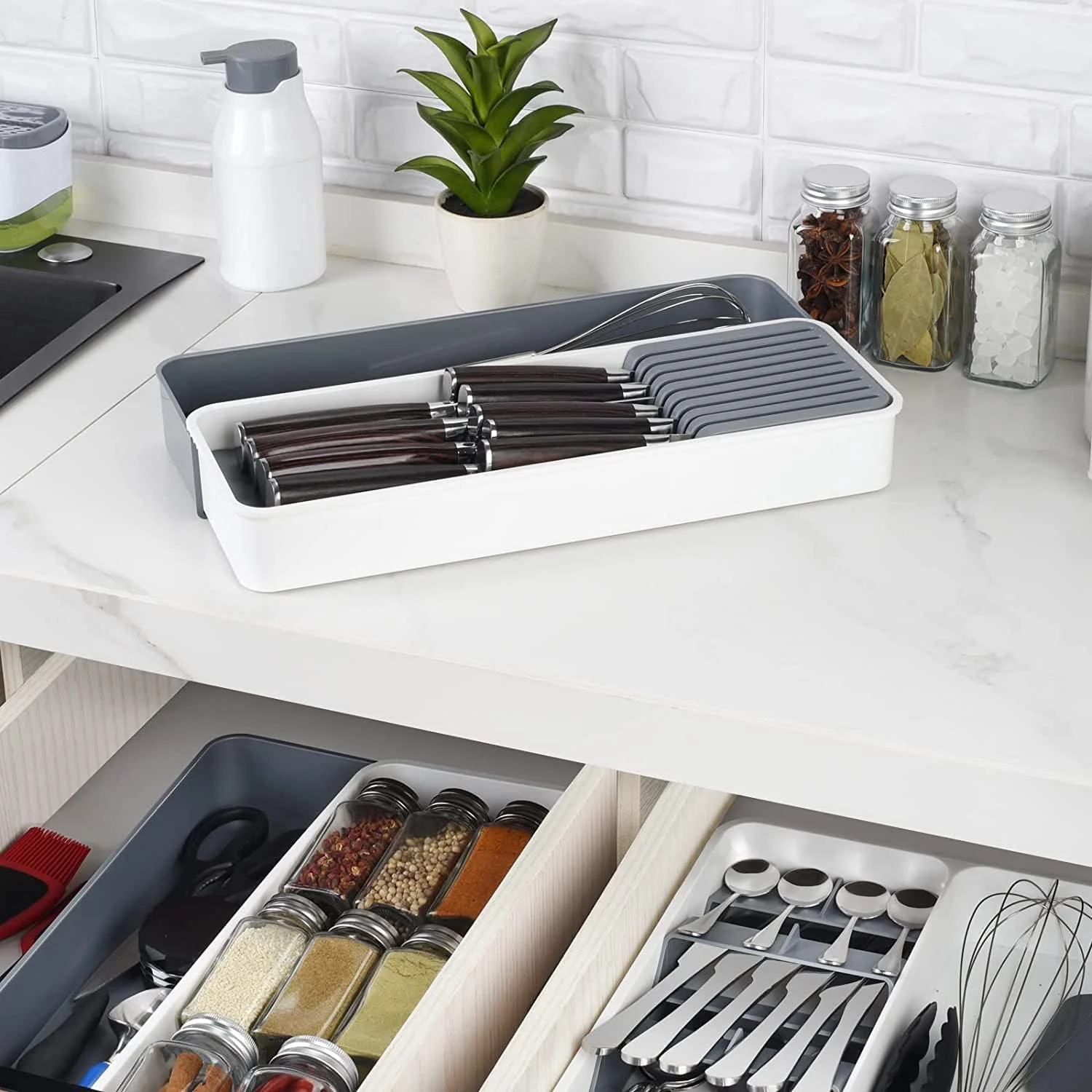 Excefore Expandable Kitchen Drawer Organizer, Compact Cutlery Storage With Adjustable Tray for Knife Block, Insert-Holds 9 Knives and Other Kitchen Gadgets Excefore Expandable Kitchen Drawer Organizer, Compact Cutlery Storage With Adjustable Tray for Knife Block, Insert-Holds 9 Knives and Other Kitchen Gadgets