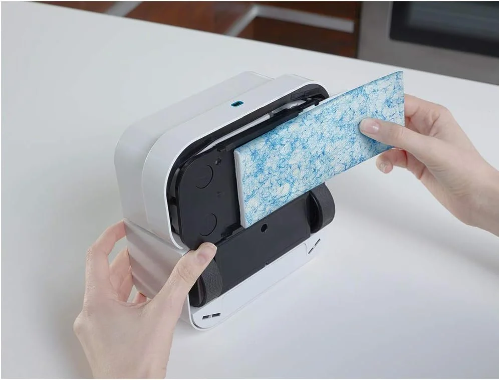 iRobot Braava Jet 240، تی شوی رباتیک با اسپری آب، 3 در 1: تمیز کردن خشک، مرطوب و خیس، بهترین برای حمام و آشپزخانه. iRobot Braava Jet 240، تی شوی رباتیک با اسپری آب، 3 در 1: تمیز کردن خشک، مرطوب و خیس، بهترین برای حمام و آشپزخانه.