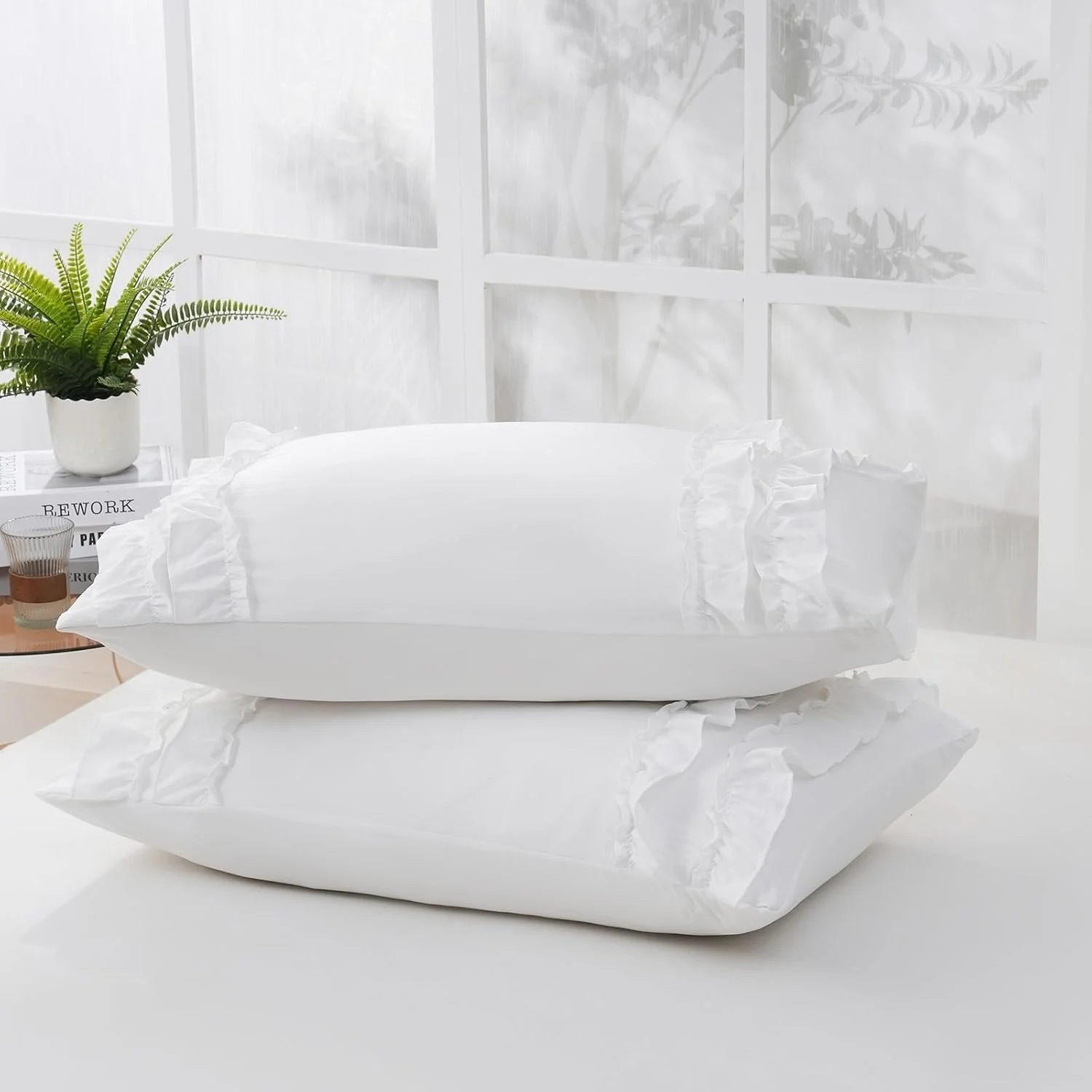 ست 2 عددی روبالشی سفید Herside، سایز کوئین، 50x76 سانتی متر، روبالشی های چین دار طرح فرانسوی، بسته 2 عددی، میکروفیبر فوق العاده نرم ست 2 عددی روبالشی سفید Herside، سایز کوئین، 50x76 سانتی متر، روبالشی های چین دار طرح فرانسوی، بسته 2 عددی، میکروفیبر فوق العاده نرم