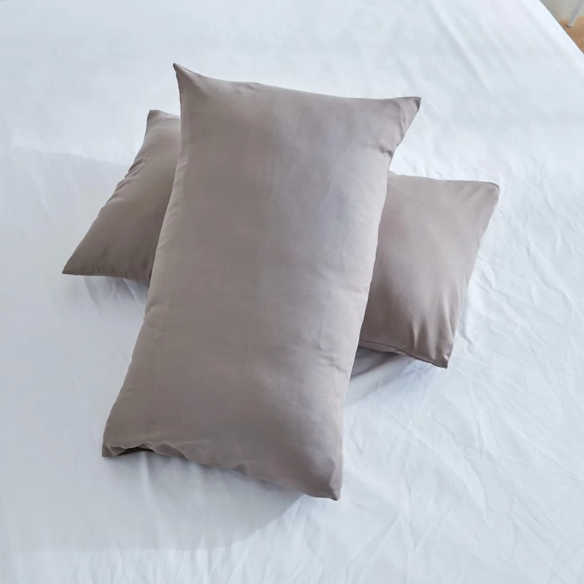 ست دو عددی روبالشی میکروفایبر جامد هوم باکس مدل Derby، ابعاد 45x70 سانتی متر، خاکستری ست دو عددی روبالشی میکروفایبر جامد هوم باکس مدل Derby، ابعاد 45x70 سانتی متر، خاکستری