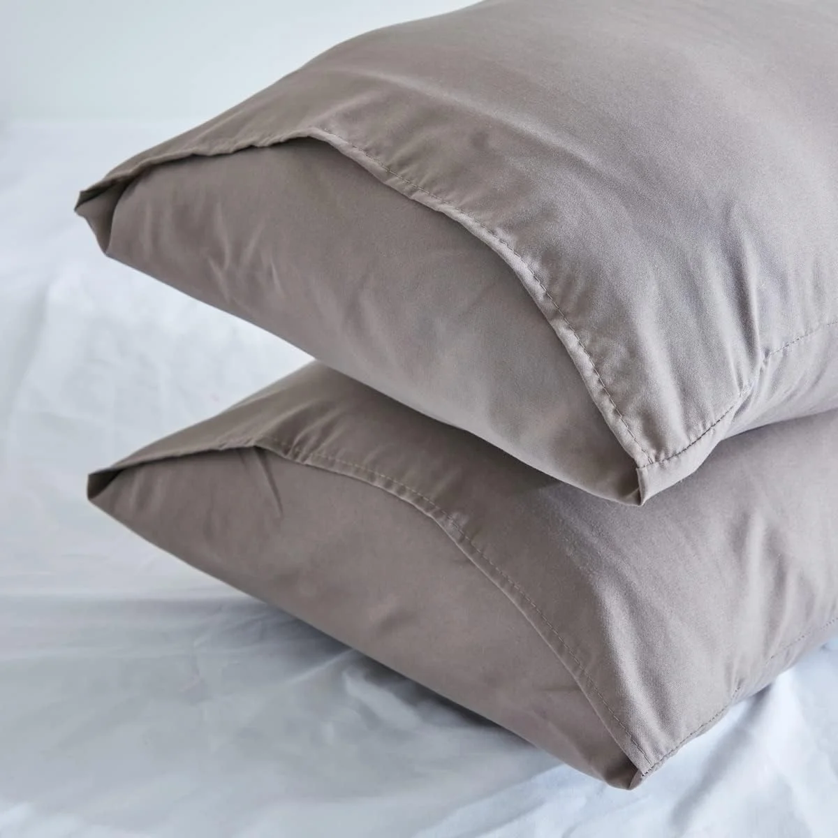 ست دو عددی روبالشی میکروفایبر جامد هوم باکس مدل Derby، ابعاد 45x70 سانتی متر، خاکستری ست دو عددی روبالشی میکروفایبر جامد هوم باکس مدل Derby، ابعاد 45x70 سانتی متر، خاکستری