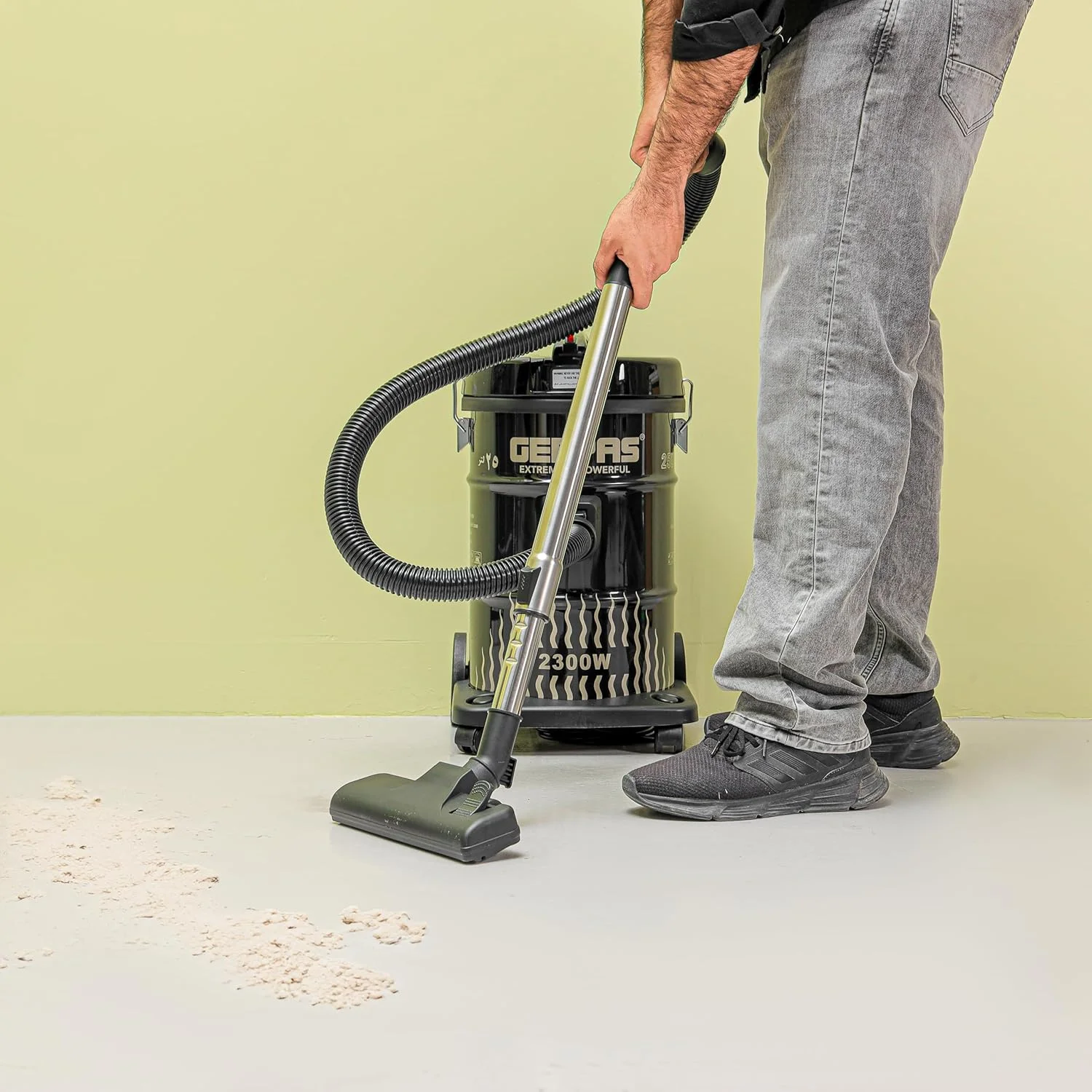 جاروبرقی سطلی خشک و تر 21 لیتری جیپاس مدل GVC2592 | مخزن استیل ضد زنگ 2300 وات با موتور مسی قدرتمند | دسته راحت جاروبرقی سطلی خشک و تر 21 لیتری جیپاس مدل GVC2592 | مخزن استیل ضد زنگ 2300 وات با موتور مسی قدرتمند | دسته راحت