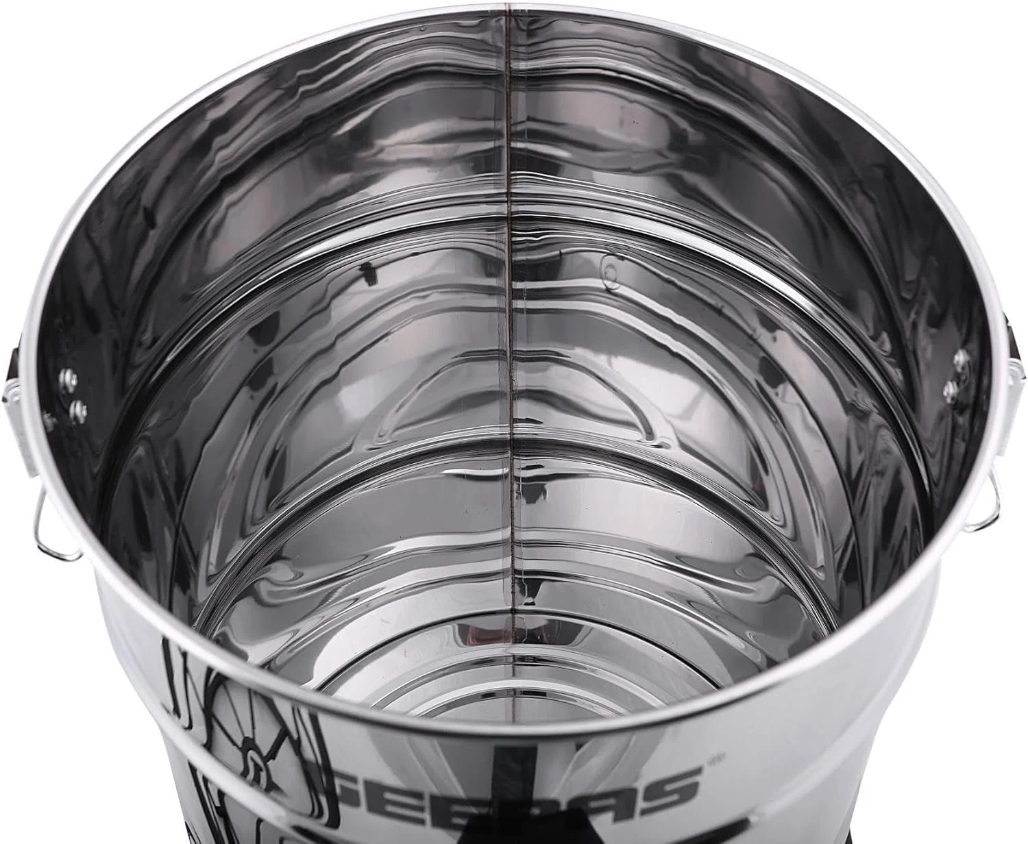 جاروبرقی آب و خاک دو کاره جیپاس مدل GVC2597 | 2300 وات | موتور مسی قدرتمند، مخزن استیل 23 لیتری - نشانگر پر بودن مخزن جاروبرقی آب و خاک دو کاره جیپاس مدل GVC2597 | 2300 وات | موتور مسی قدرتمند، مخزن استیل 23 لیتری - نشانگر پر بودن مخزن