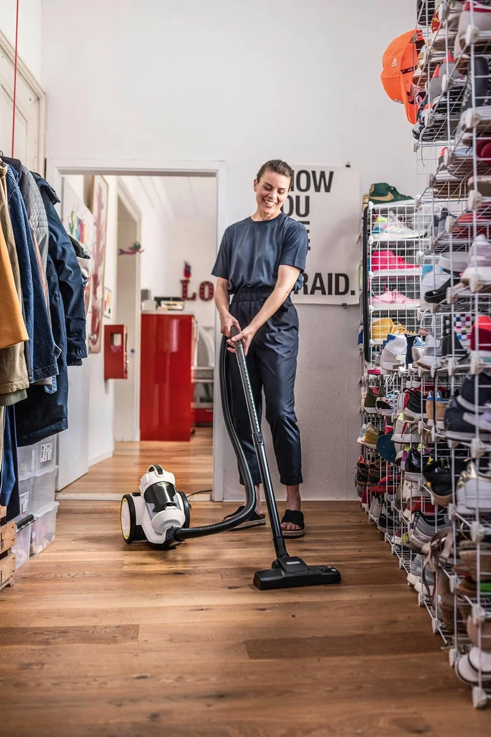 جاروبرقی بدون کیسه سیم دار کارچر مدل VC 3