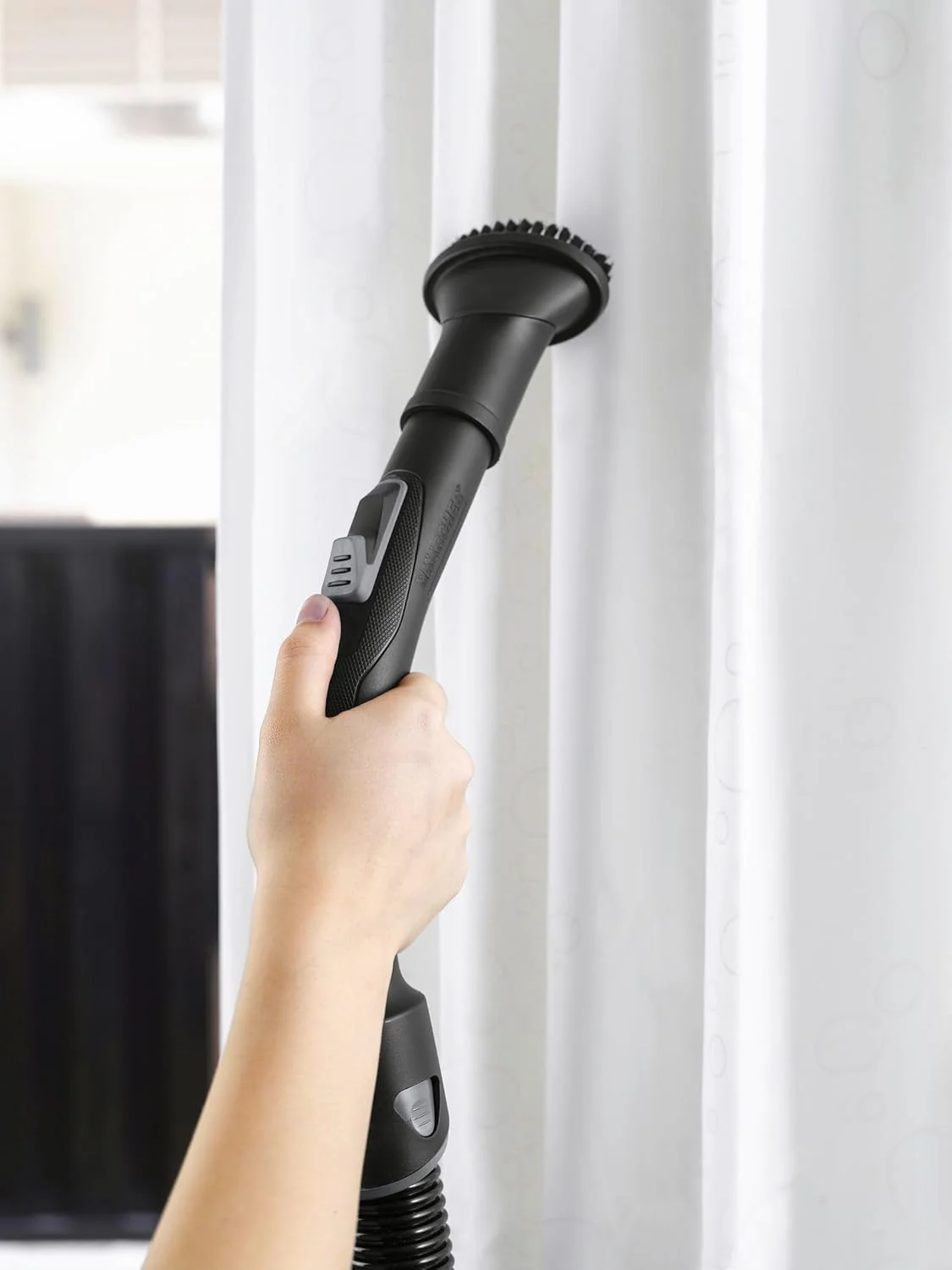 جاروبرقی بدون کیسه سیم دار کارچر مدل VC 3