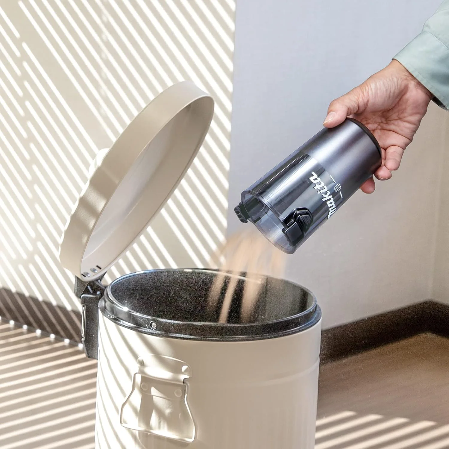 جاروبرقی شارژی ماکیتا مدل CL003GZ04 40V Max Li-ion XGT Brushless - باتری و شارژر شامل نمی شود جاروبرقی شارژی ماکیتا مدل CL003GZ04 40V Max Li-ion XGT Brushless - باتری و شارژر شامل نمی شود