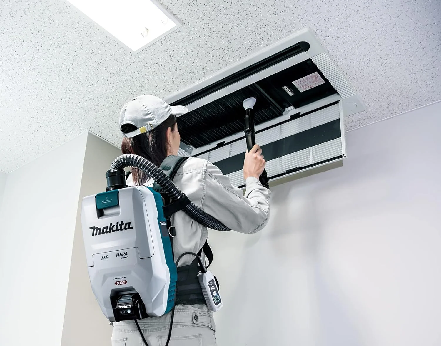 جاروبرقی پشتی شارژی ماکیتا مدل VC008GZ02 40V Max Li-ion XGT Brushless - بدون باتری و شارژر