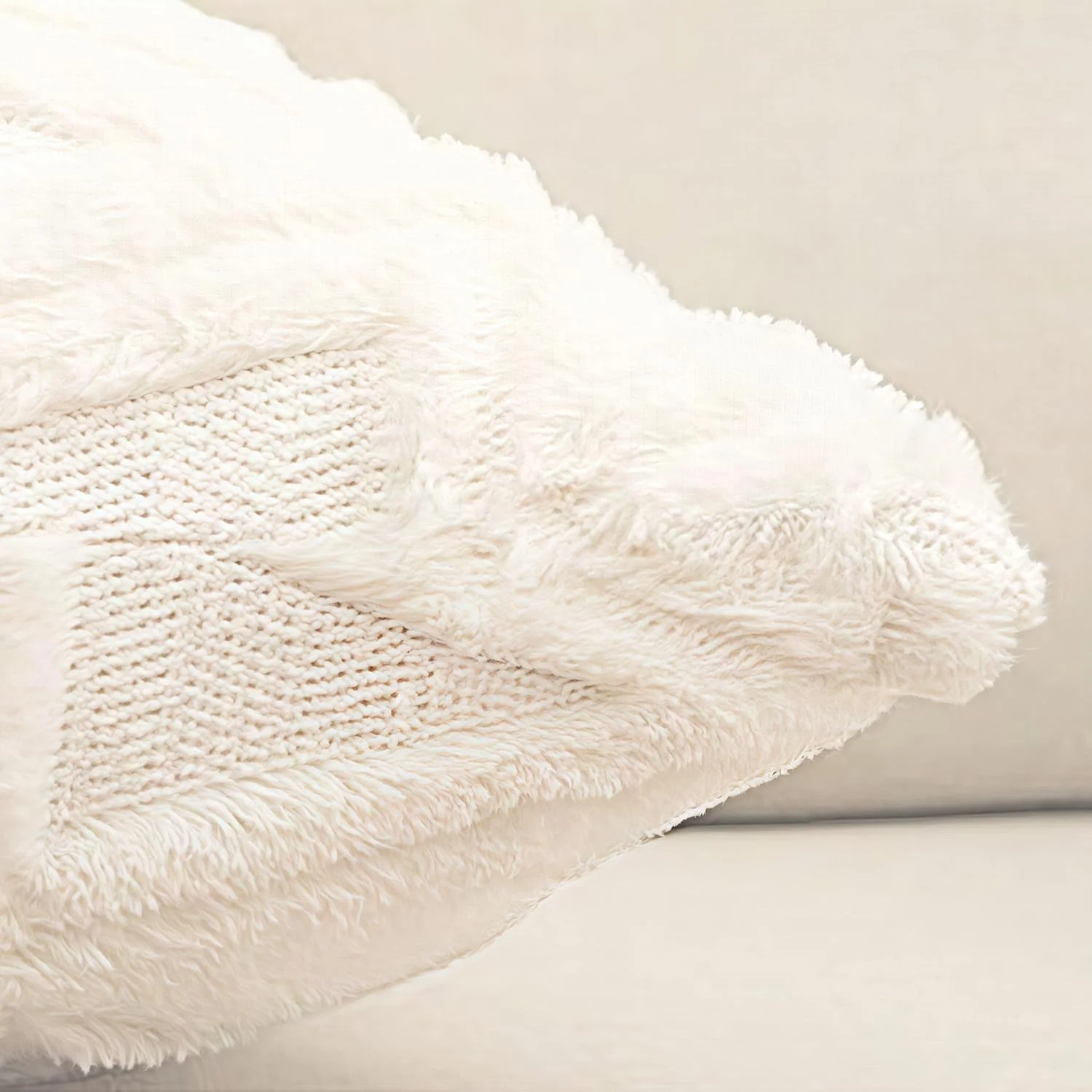 ست 2 عددی روکش کوسن، روکش های کوسن مخملی، روکش کوسن تزئینی نرم و کرکی راه راه مناسب برای مبل، اتاق خواب، اتاق نشیمن، طراحی زیپ نامرئی (45 * 45 سانتی متر) (سفید) ست 2 عددی روکش کوسن، روکش های کوسن مخملی، روکش کوسن تزئینی نرم و کرکی راه راه مناسب برای مبل، اتاق خواب، اتاق نشیمن، طراحی زیپ نامرئی (45 * 45 سانتی متر) (سفید)