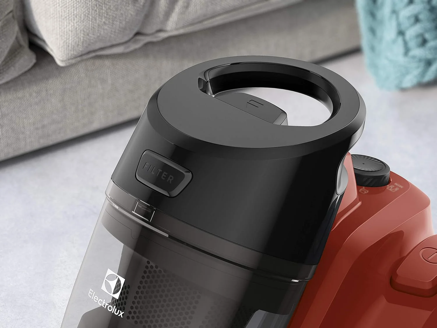 جاروبرقی بدون کیسه الکترولوکس مدل EC41-ANIM Ease C4، جنس بدنه: فلز، قرمز