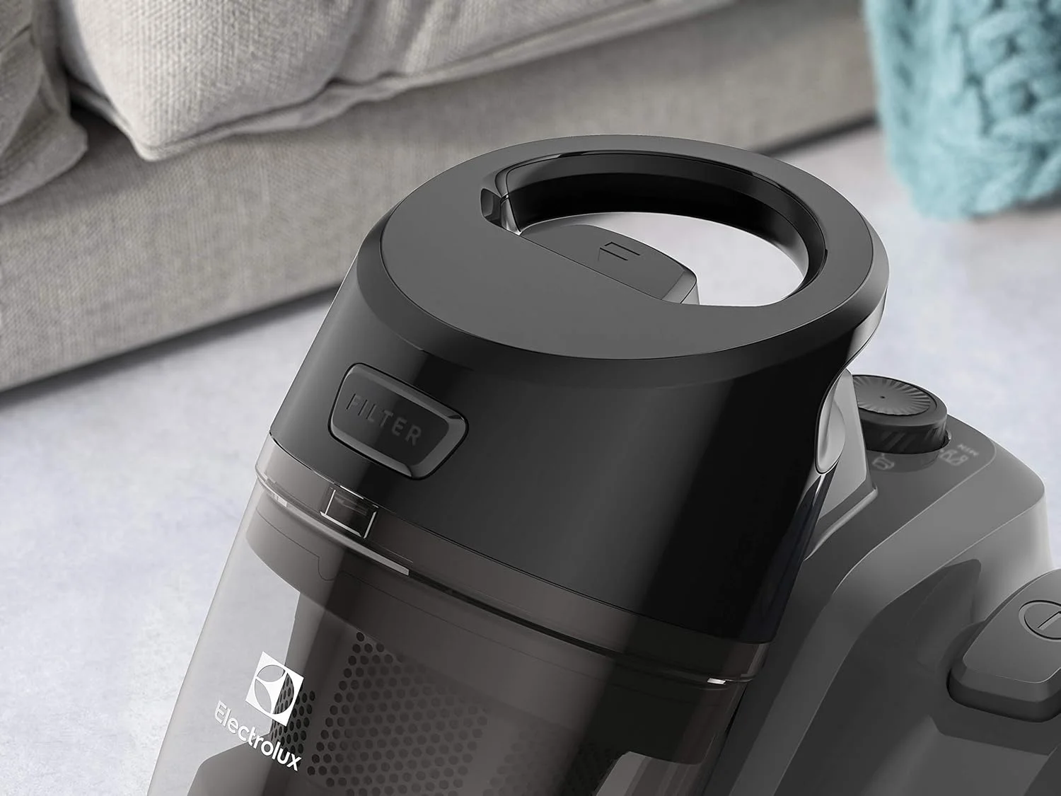 جاروبرقی الکترولوکس EC41-4T