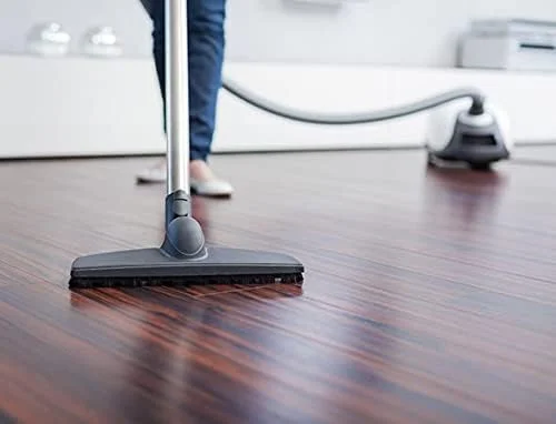 جاروبرقی آرشیا – مکش قدرتمند 410 وات، فیلتر HEPA، سیم 8 متری، کنترل 5 سرعته، صدای کم، تمیز کردن چند سطحی با سری های مختلف، نشانگر پر بودن کیسه گرد و غبار جاروبرقی آرشیا – مکش قدرتمند 410 وات، فیلتر HEPA، سیم 8 متری، کنترل 5 سرعته، صدای کم، تمیز کردن چند سطحی با سری های مختلف، نشانگر پر بودن کیسه گرد و غبار