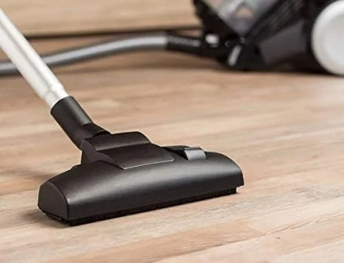 جاروبرقی آرشیا – مکش قدرتمند 410 وات، فیلتر HEPA، سیم 8 متری، کنترل 5 سرعته، صدای کم، تمیز کردن چند سطحی با سری های مختلف، نشانگر پر بودن کیسه گرد و غبار جاروبرقی آرشیا – مکش قدرتمند 410 وات، فیلتر HEPA، سیم 8 متری، کنترل 5 سرعته، صدای کم، تمیز کردن چند سطحی با سری های مختلف، نشانگر پر بودن کیسه گرد و غبار