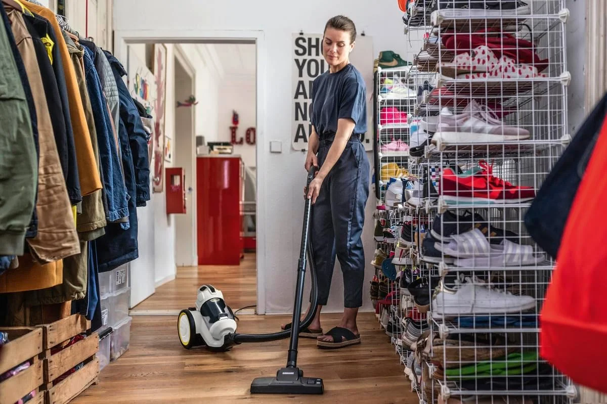 جاروبرقی خشک بدون کیسه Hepa13، قوی، فقط 1100 وات، مصرف کم، کارچر Vc3 Premium Plus جاروبرقی خشک بدون کیسه Hepa13، قوی، فقط 1100 وات، مصرف کم، کارچر Vc3 Premium Plus