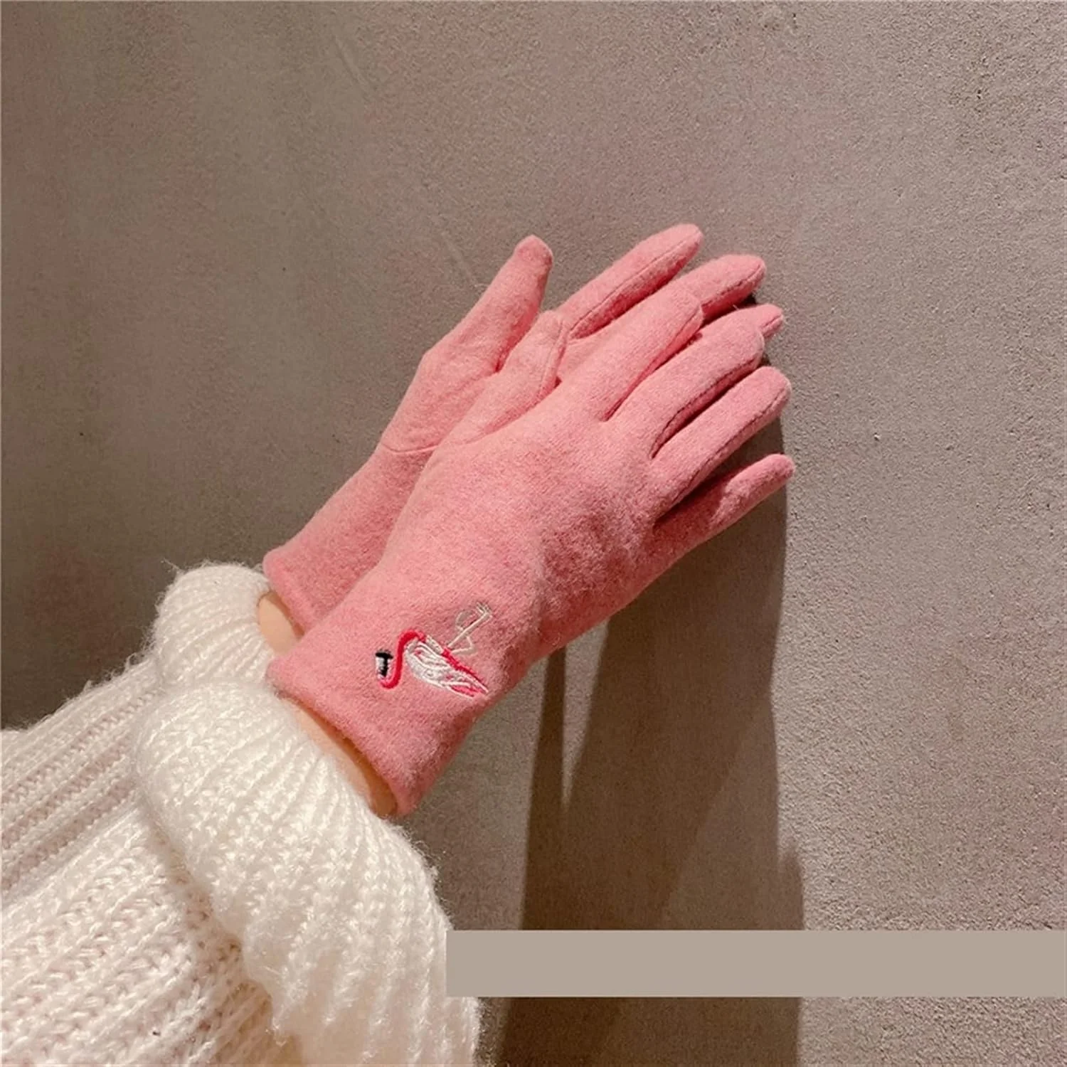 دستکش های YWLETO زنانه زمستانی گرم صفحه لمسی دانشجویی زیبا مخملی ضخیم دستکش های رانندگی دوچرخه سواری در فضای باز برای زنان