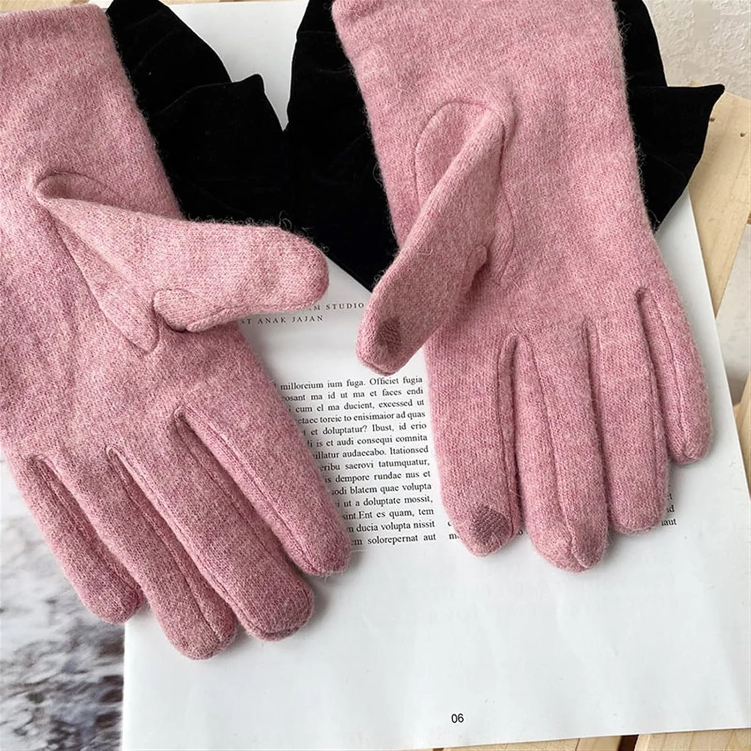 دستکش های زمستانی ضخیم و گرم زنانه YWLETO طرح گل، مناسب برای دوچرخه سواری و دارای قابلیت استفاده از صفحه لمسی